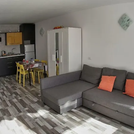 بيت للعطل Geremy's Awesome Studiio! طوستا ديل سيلونثيو
