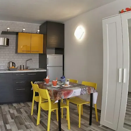 بيت للعطل Geremy's Awesome Studiio! *